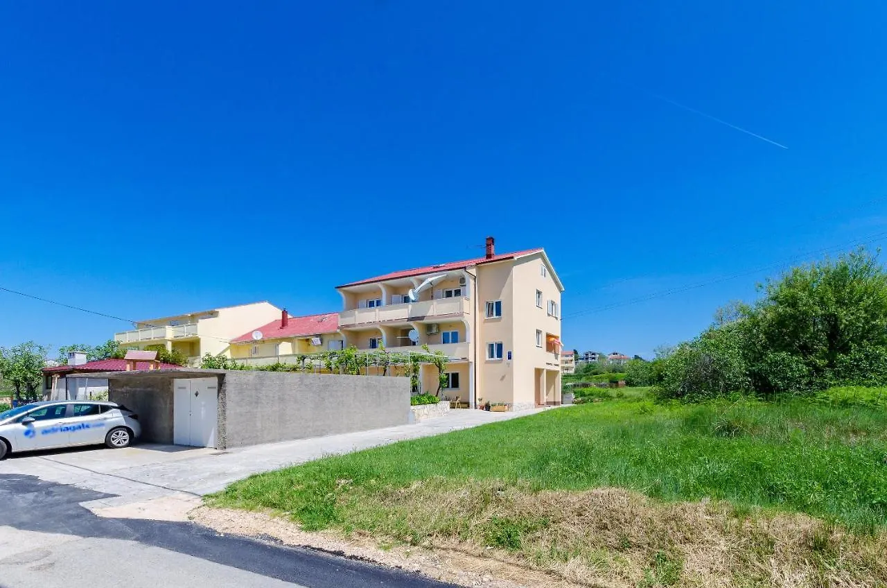 Apartments And Room Sime M Lopar