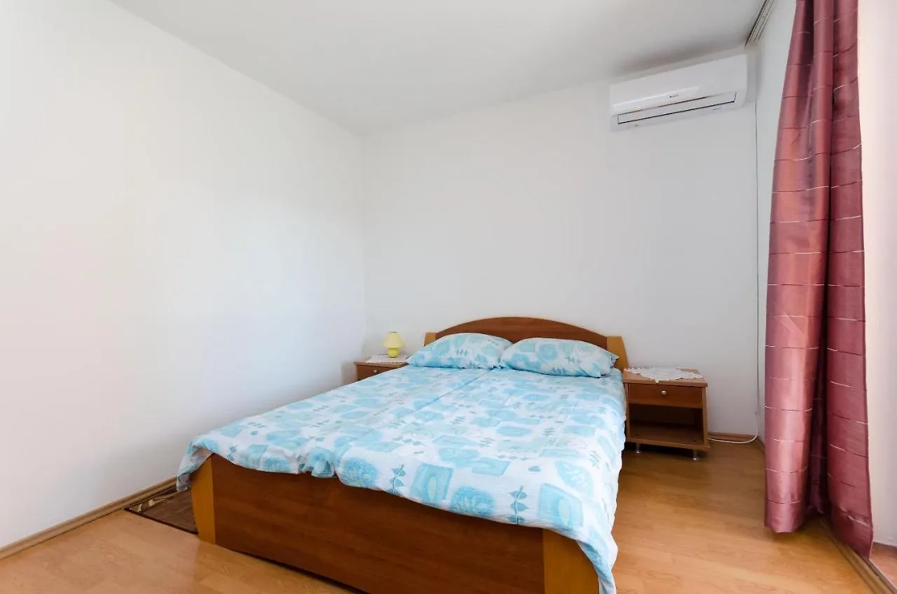 Apartments And Room Sime M Lopar