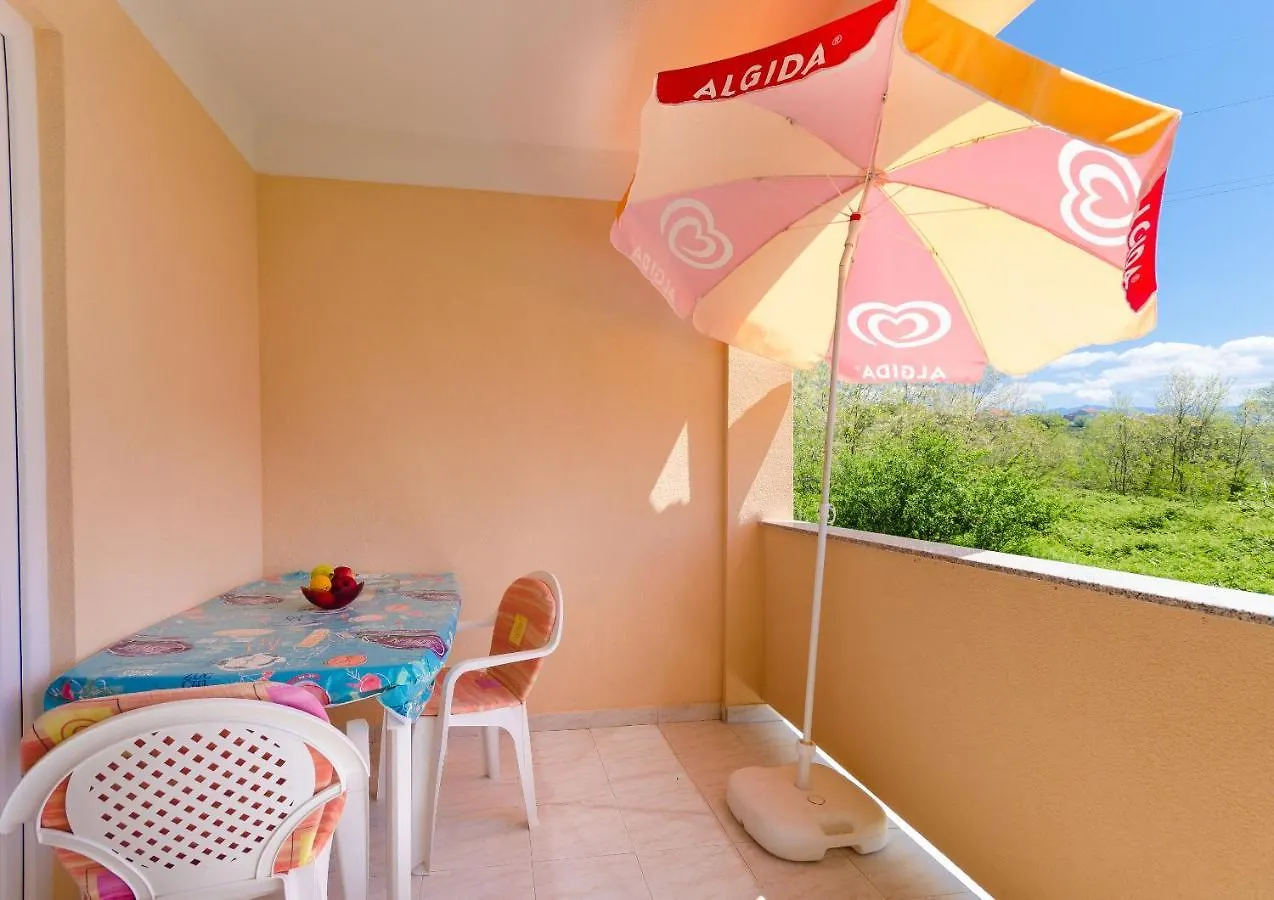 Apartments And Room Sime M Lopar