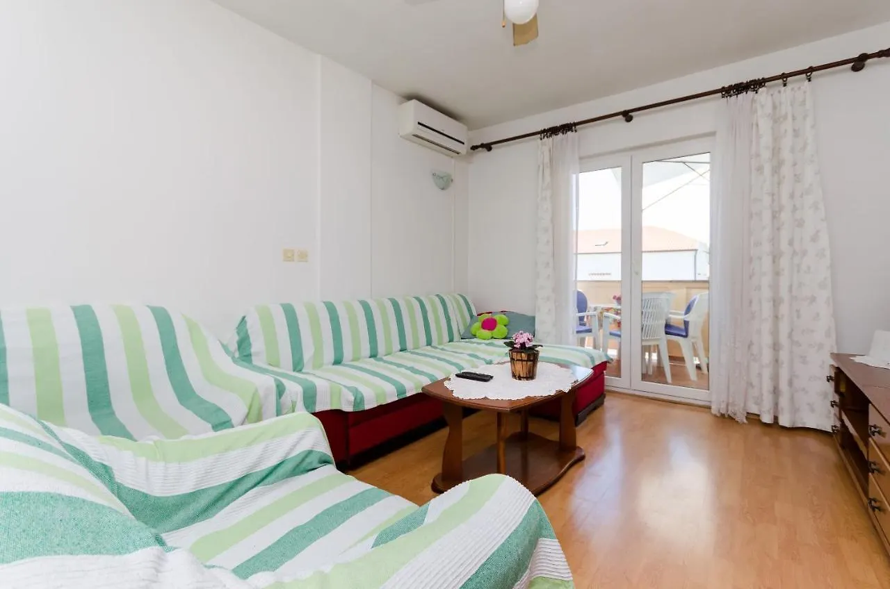 Apartments And Room Sime M Lopar