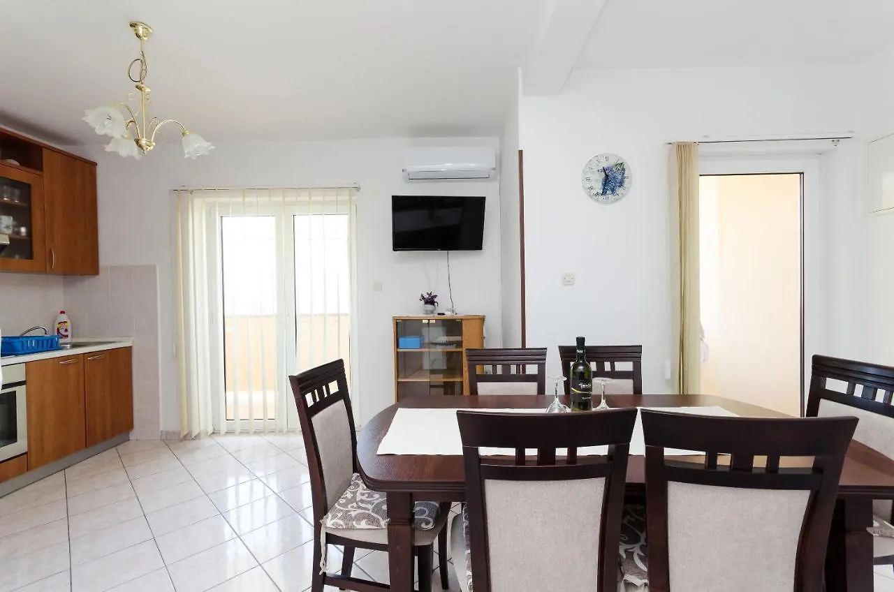 Apartments And Room Sime M Lopar