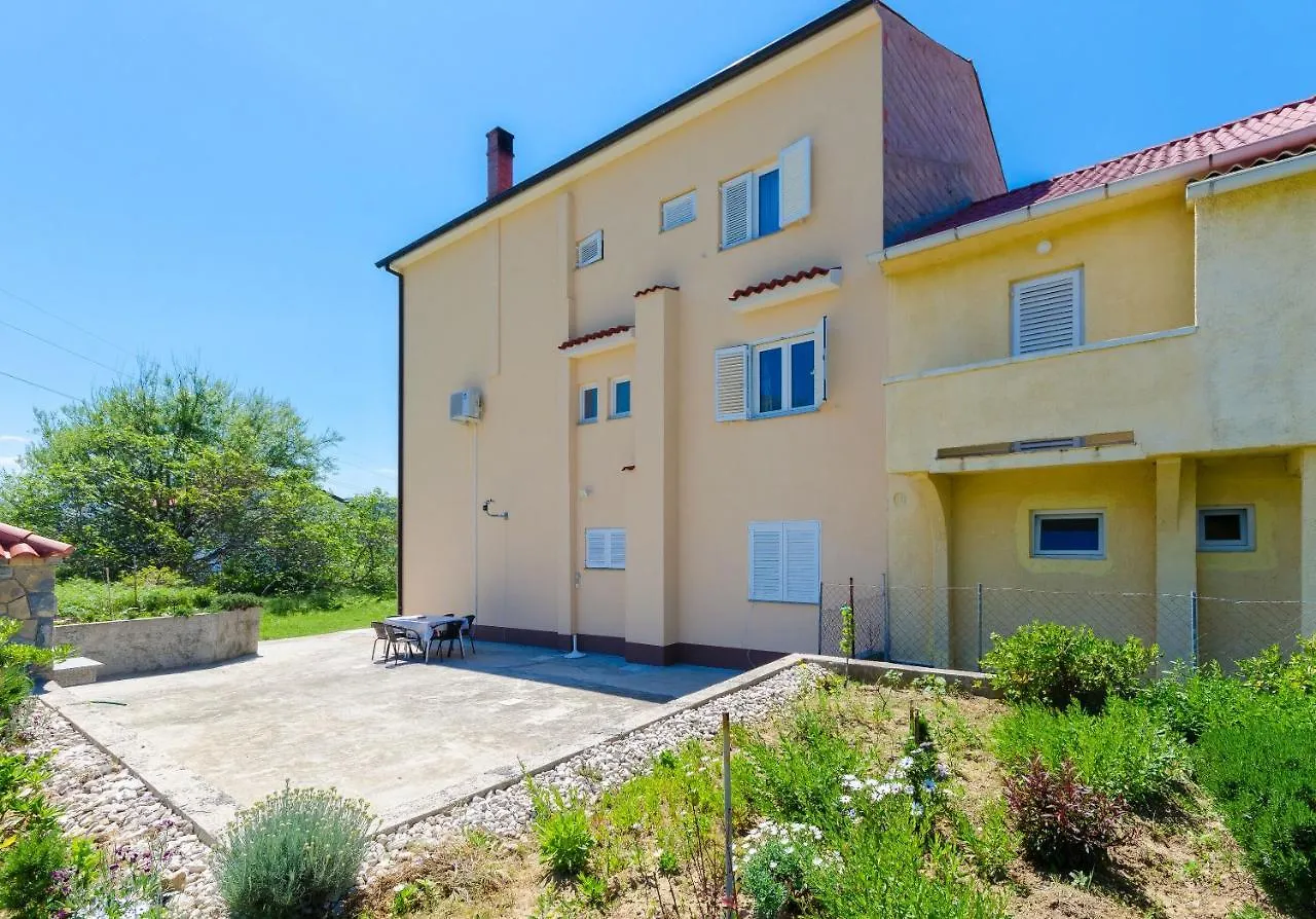 Apartments And Room Sime M Lopar Croatia