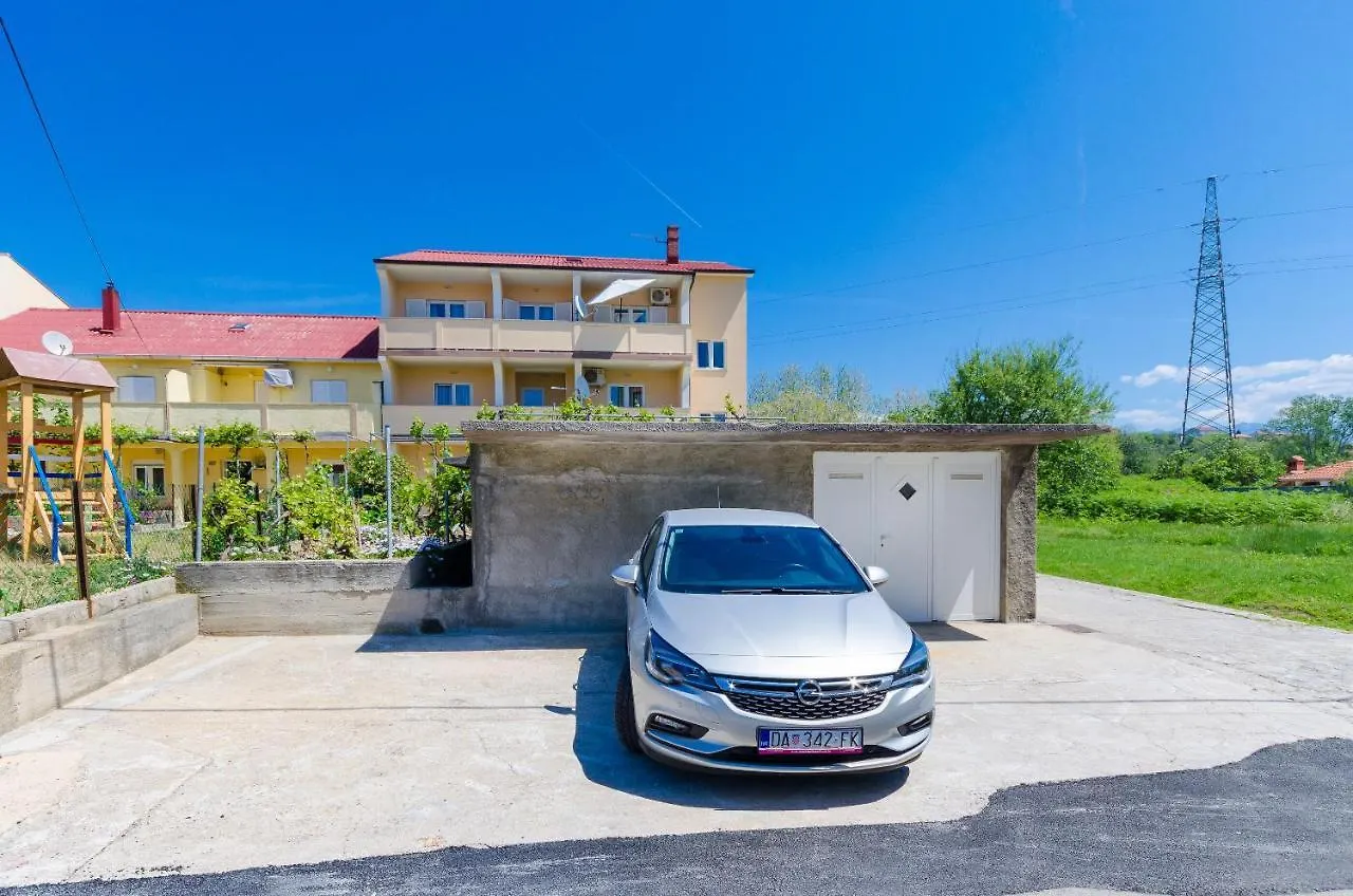 Apartments And Room Sime M Lopar Croatia