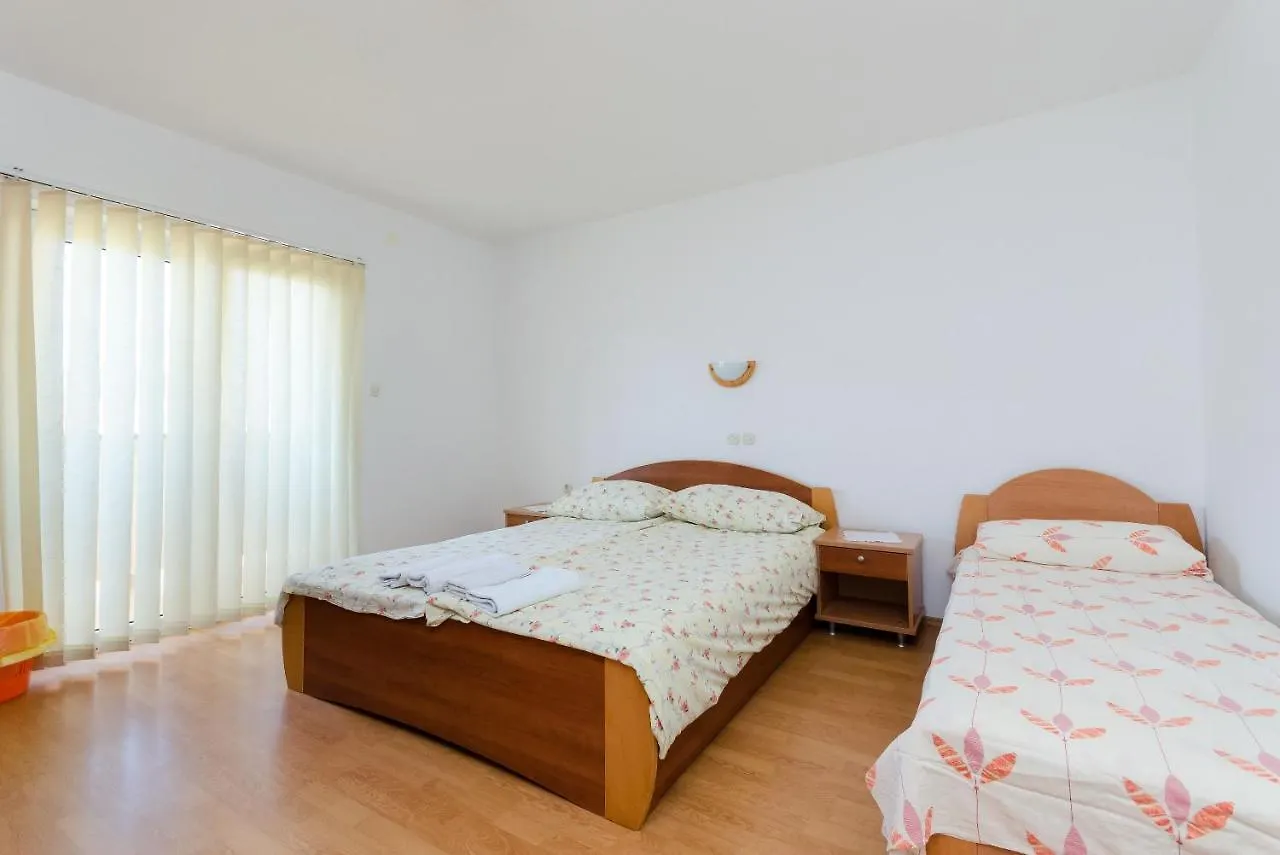 Apartments And Room Sime M Lopar 0*,  Croatia