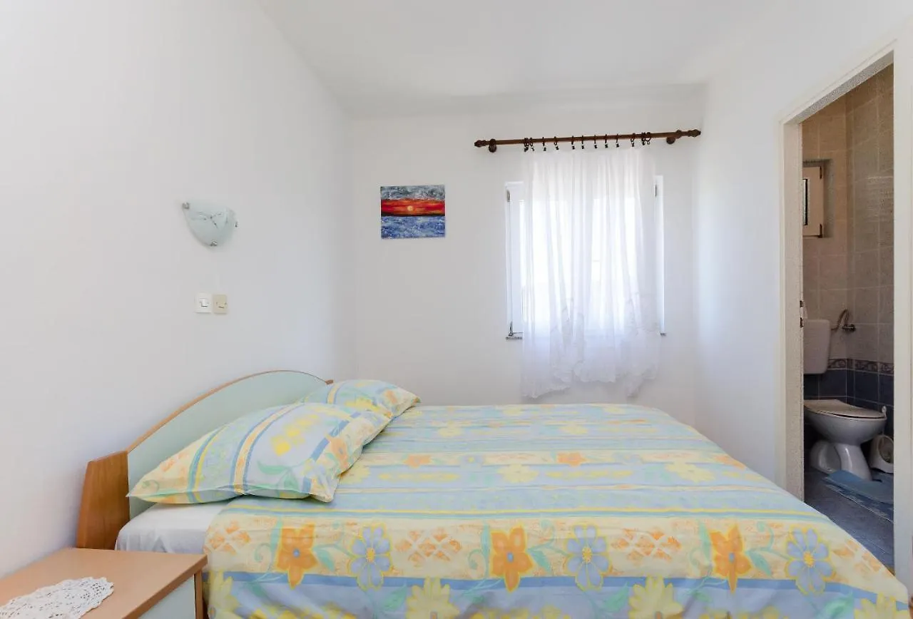 Apartments And Room Sime M Lopar
